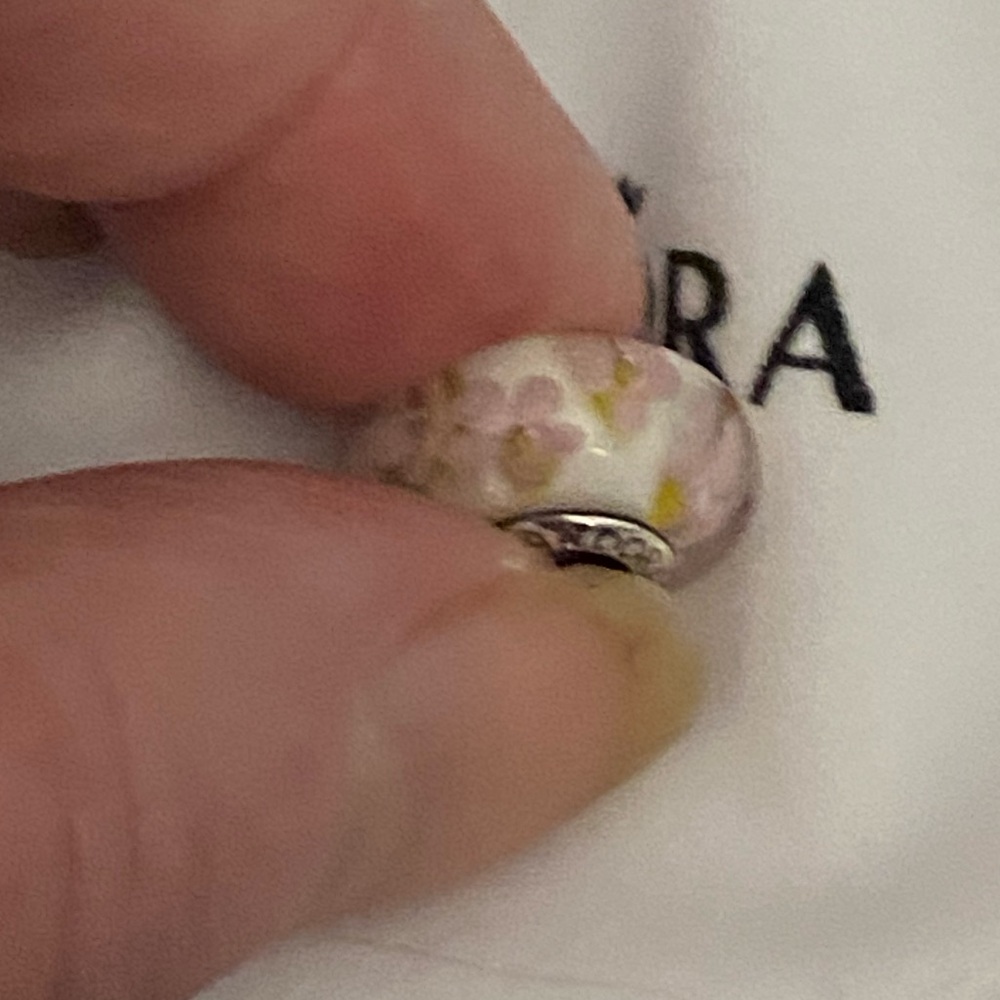 COPY - Preowned Pandora Field of Flowers Pink Daisy Murano Glass Bead. RTV $55.…